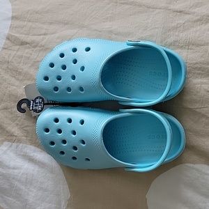 NWT Crocs Kids' Classic Clog C12 Arctic (Light Blue)